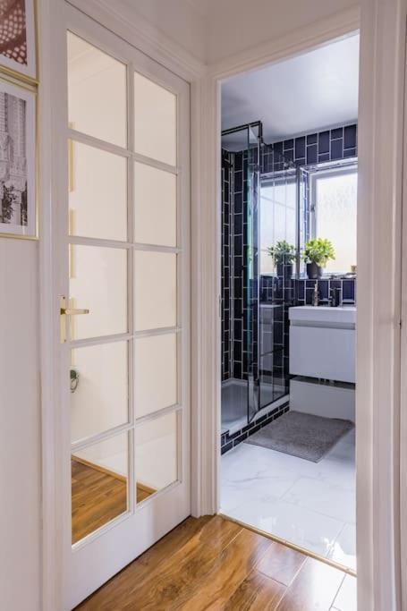 Bright &Spacious One Bedroom Flat Off Canary Wharf London Kültér fotó