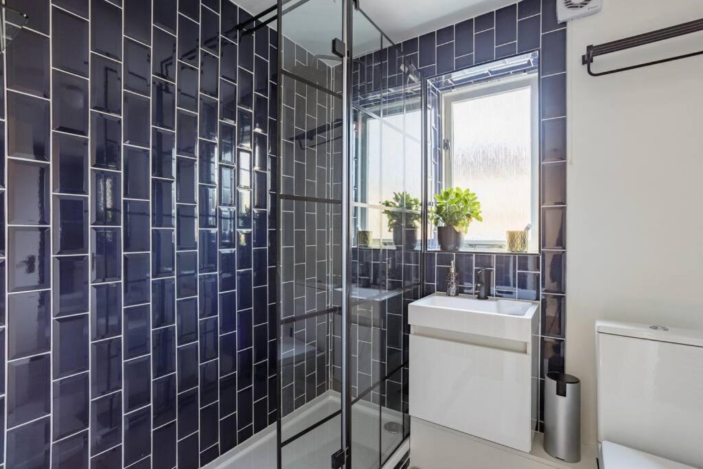 Bright &Spacious One Bedroom Flat Off Canary Wharf London Kültér fotó
